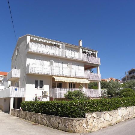 Apartments & Rooms Peranic Новаля Екстериор снимка