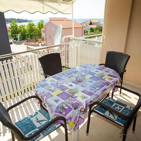 Apartments & Rooms Peranic Новаля Екстериор снимка