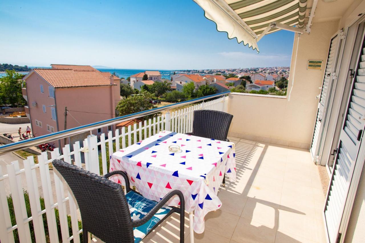 Apartments & Rooms Peranic Новаля Екстериор снимка