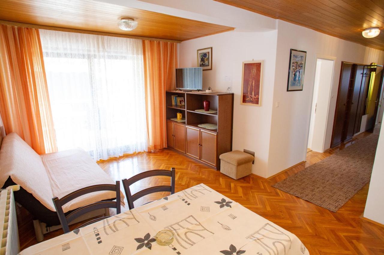 Apartments & Rooms Peranic Новаля Екстериор снимка