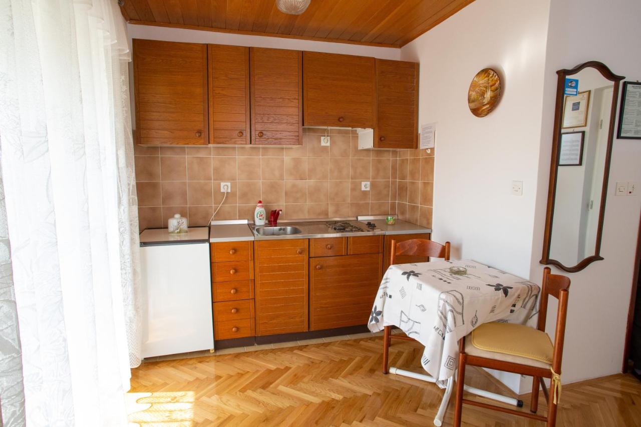 Apartments & Rooms Peranic Новаля Екстериор снимка