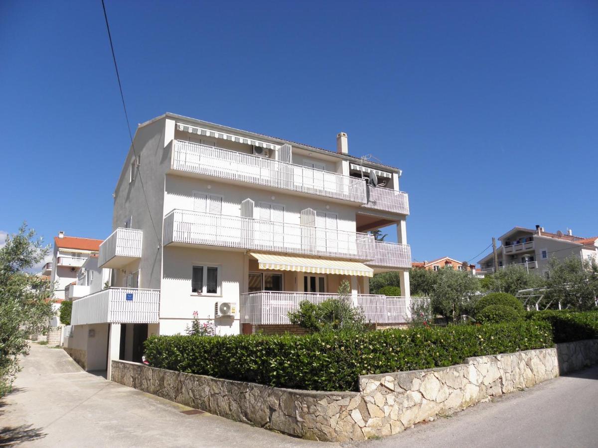 Apartments & Rooms Peranic Новаля Екстериор снимка