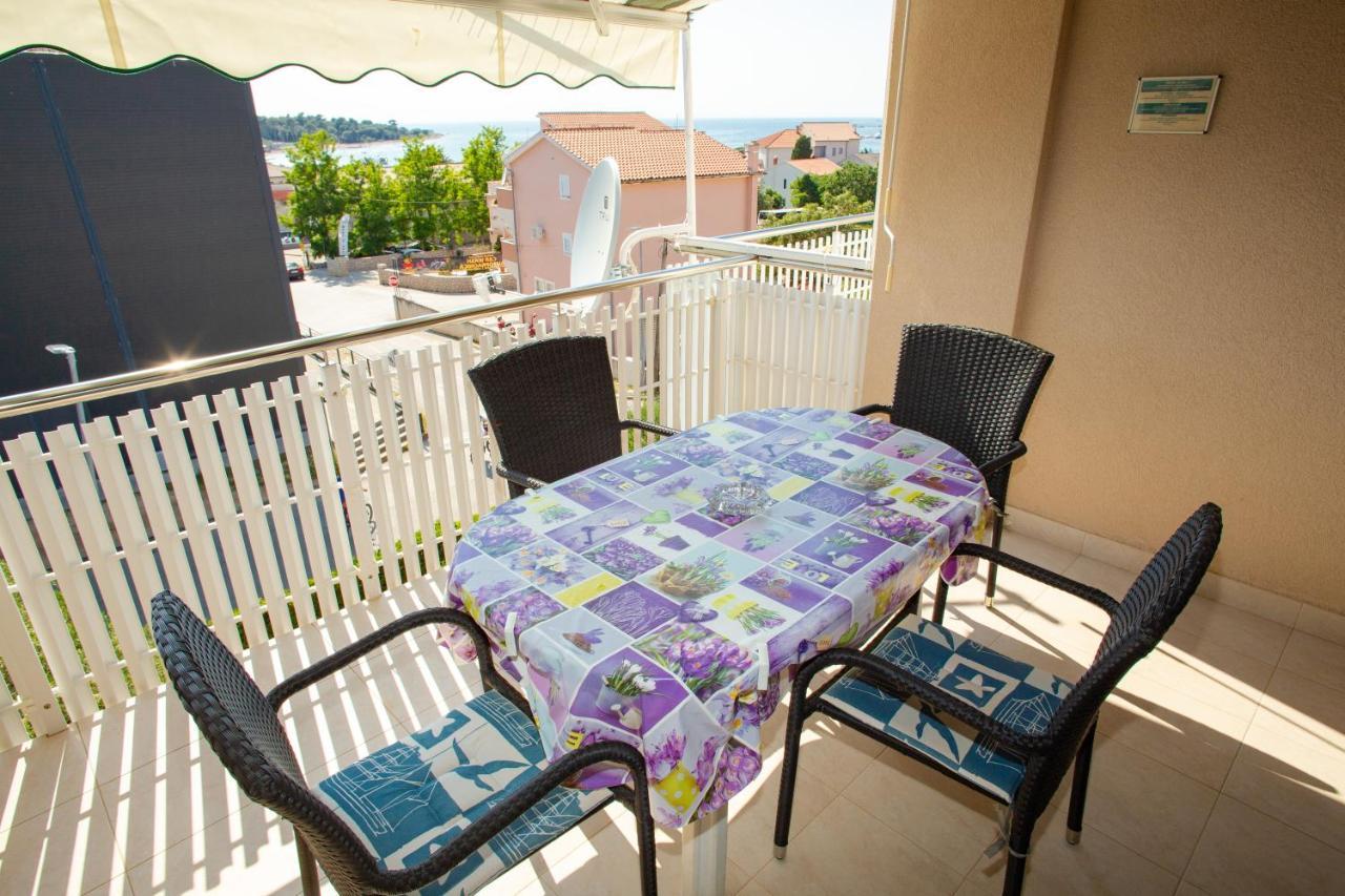 Apartments & Rooms Peranic Новаля Екстериор снимка