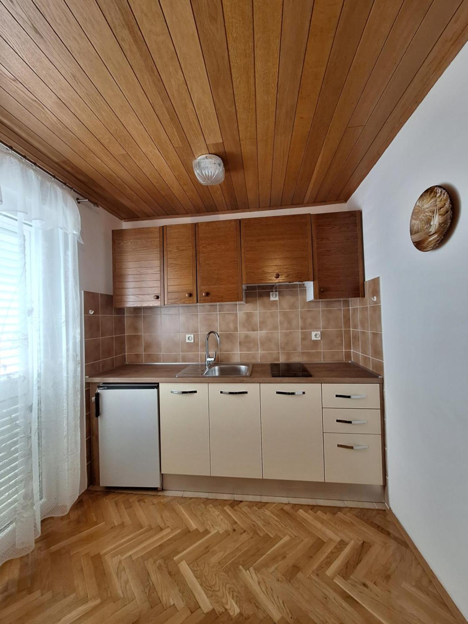 Apartments & Rooms Peranic Новаля Екстериор снимка