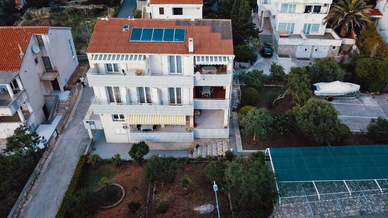 Apartments & Rooms Peranic Новаля Екстериор снимка