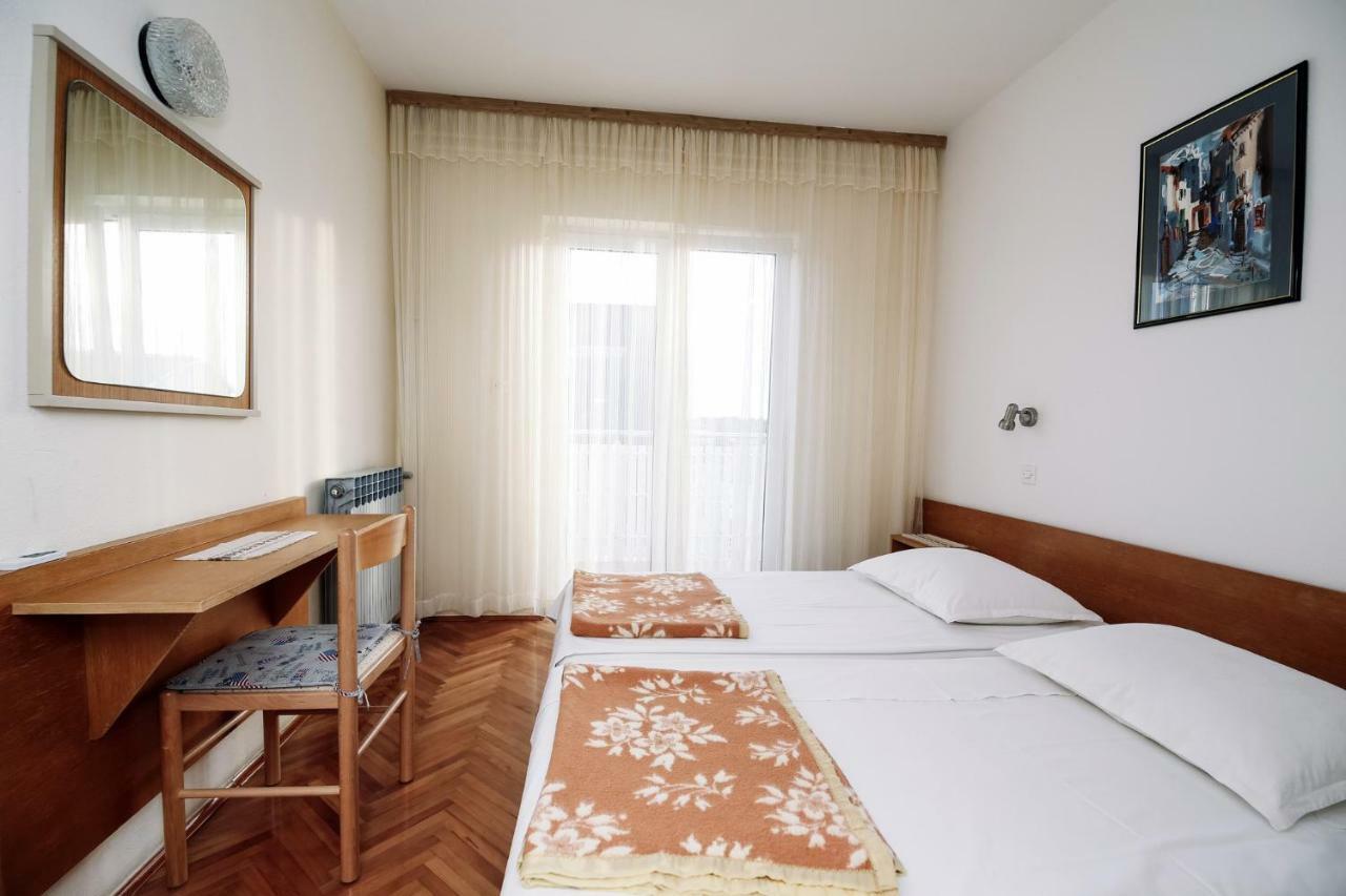 Apartments & Rooms Peranic Новаля Екстериор снимка
