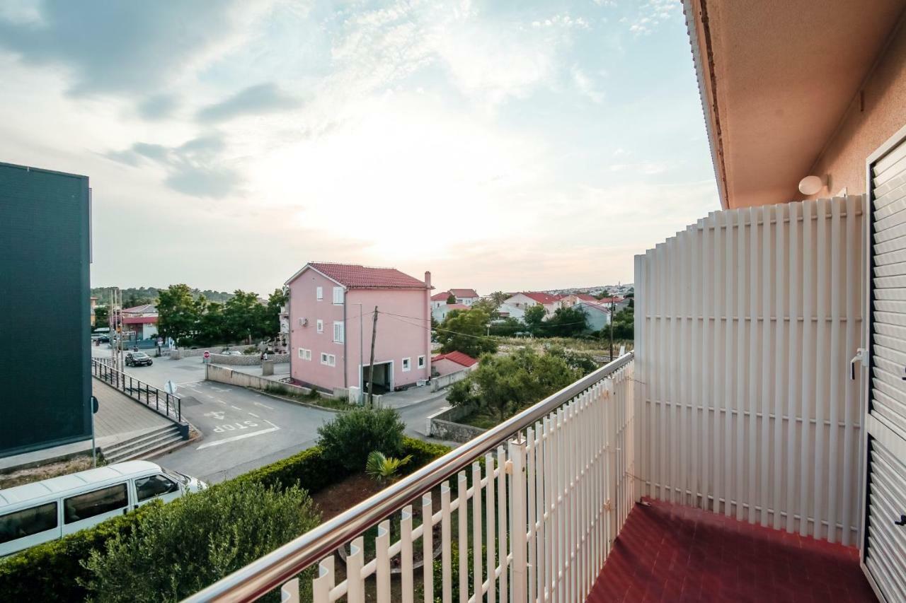 Apartments & Rooms Peranic Новаля Екстериор снимка