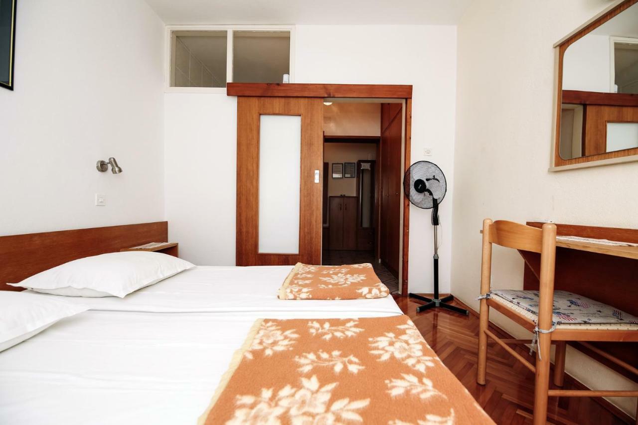 Apartments & Rooms Peranic Новаля Екстериор снимка