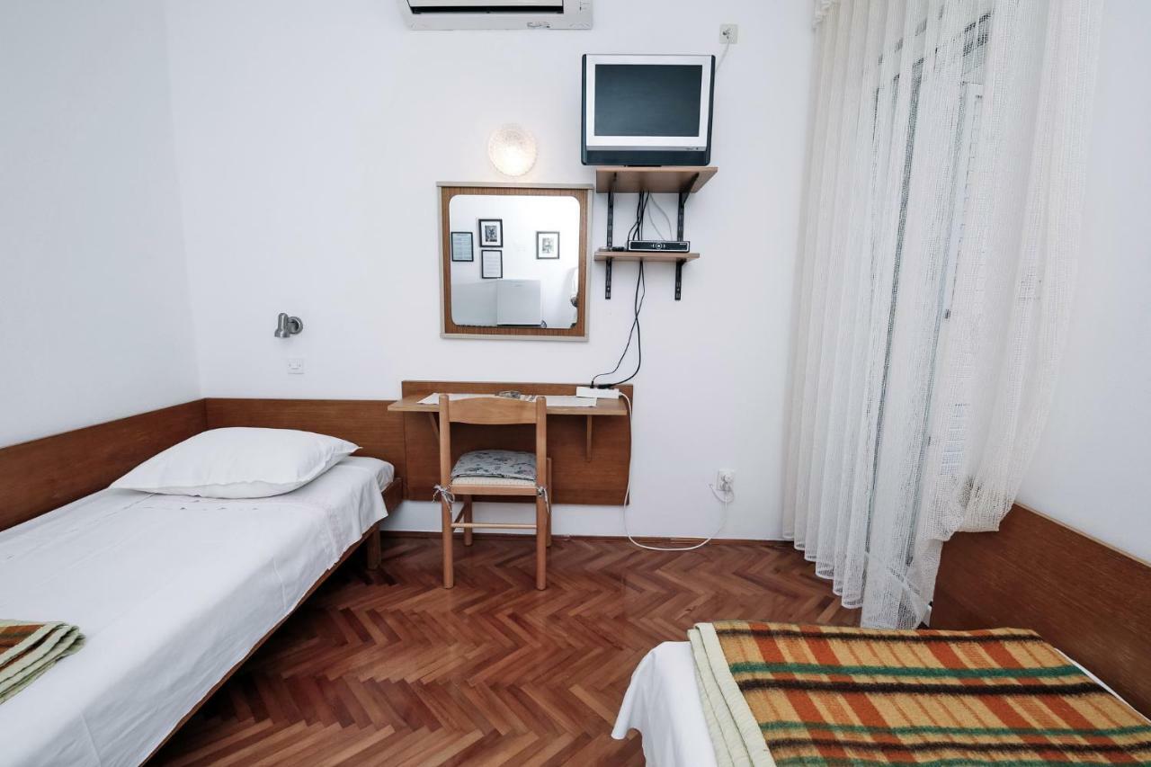 Apartments & Rooms Peranic Новаля Екстериор снимка
