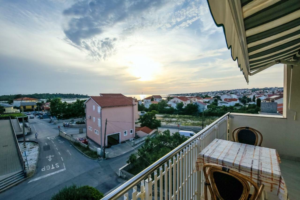 Apartments & Rooms Peranic Новаля Екстериор снимка