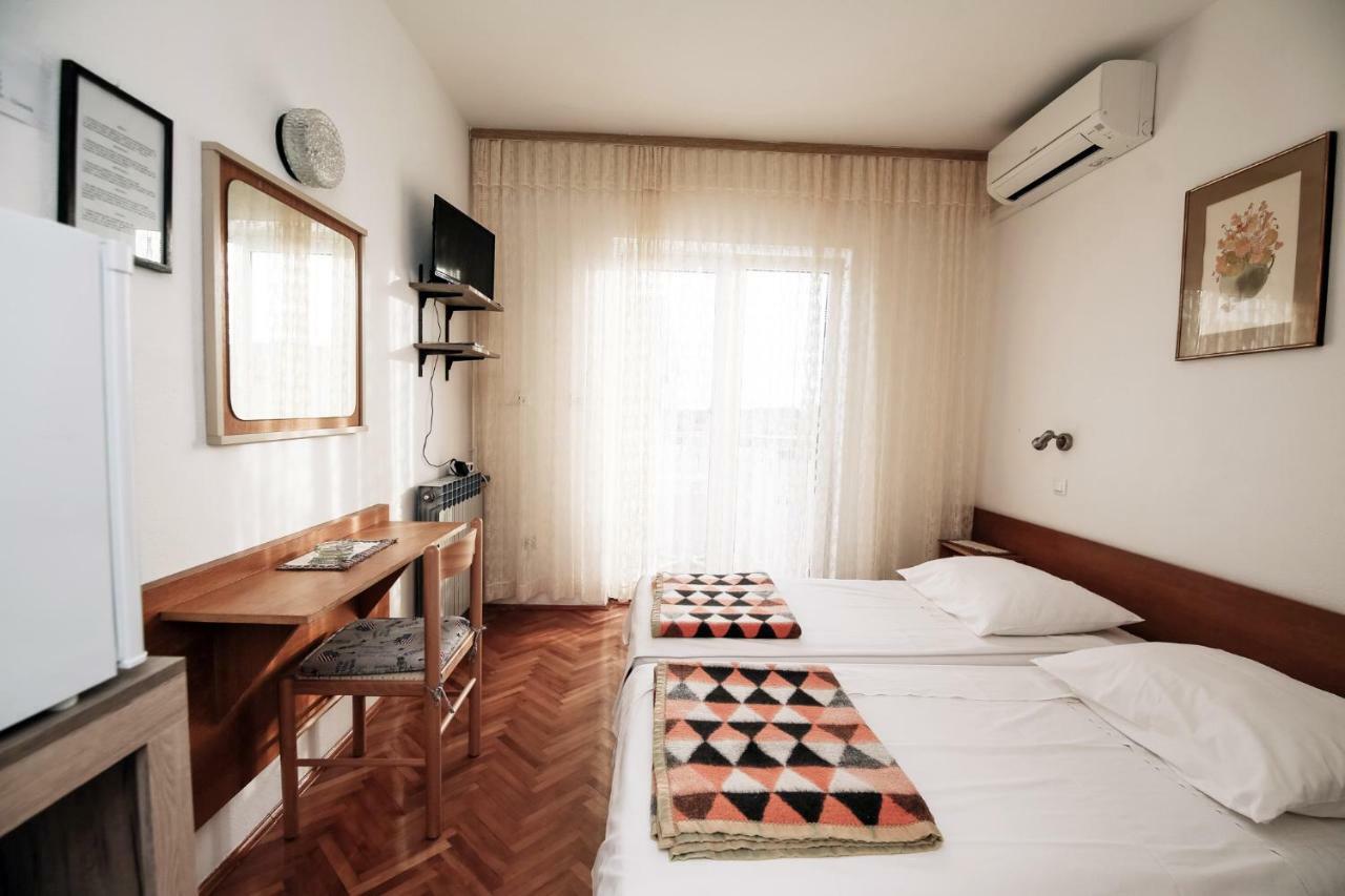 Apartments & Rooms Peranic Новаля Екстериор снимка
