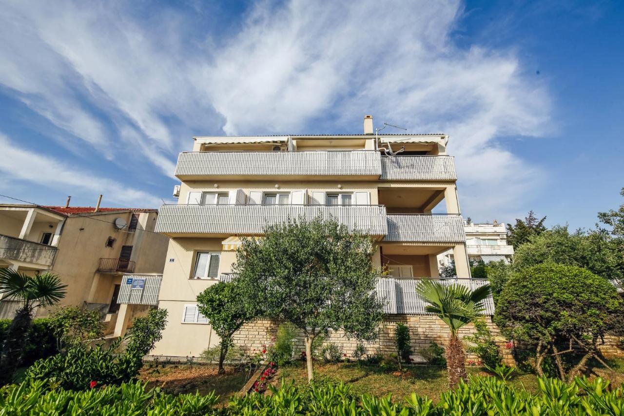 Apartments & Rooms Peranic Новаля Екстериор снимка